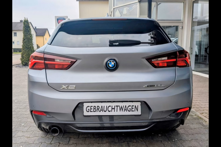 BMW X2 xDrive25e M-SPORT ** FROZEN GREY, LEDER, PANORAMA, H&K SOUND, VERW. ST, 19-inch LMV ** 1e EIG - UNFALLFREI ** ** INFORMEER OOK NAAR ONZE AANTREKKELIJKE FINANCIAL-LEASE TARIEVEN **