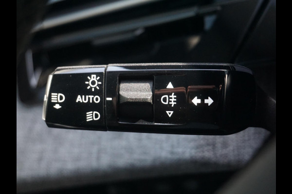 Peugeot 3008 1.2 Hybrid 136 Allure Winterpakket