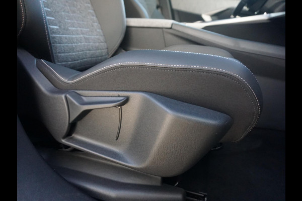 Peugeot 3008 1.2 Hybrid 136 Allure Winterpakket