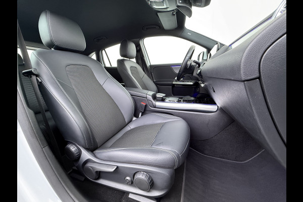 Mercedes-Benz EQA 250 Luxury 69kWh Adap.Cruise Apple Carplay Android Auto Navi Ecc Camera Stoelverwarming Pdc Elek.Achterklep Keyelss Business Sol Connectiviteitspakket High Performance LED Comfortstoelen Lmv DAB Advanced-Pack 1e Eigenaar Origineel Nederlandse Auto