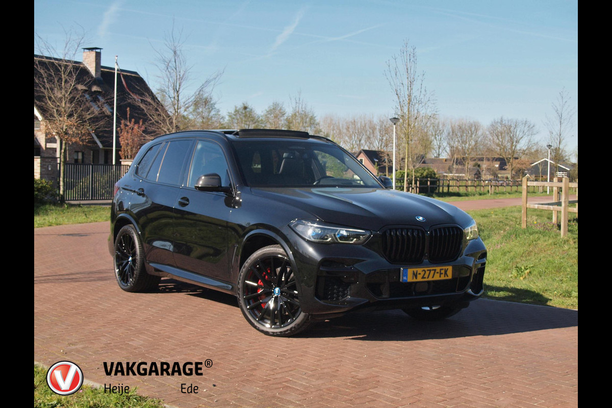 BMW X5 xDrive45e High Executive | M-Pakket | Carbon Pakket | Bowers & Wilkins | Saphirschwarz metallic | NL-Auto |