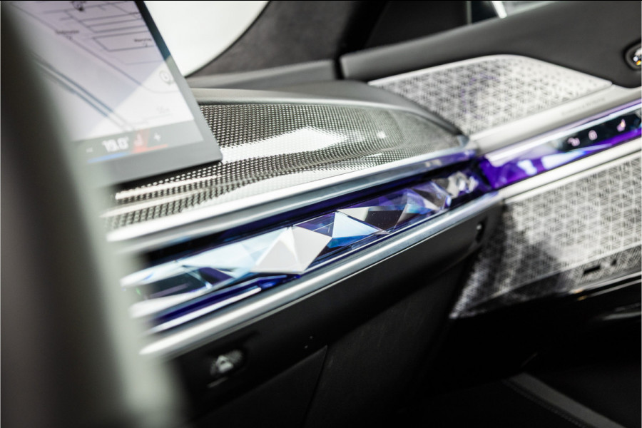 BMW 7 Serie M760e xDrive - M Sport | Bowers & Wilkins | SkyLounge | Oxidgrau
