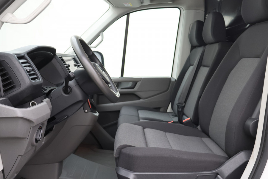Volkswagen Crafter 35 2.0 TDI L3H2 DSG 3-Zits, Camera, Luchtvering, Trekhaak, Apple Carplay