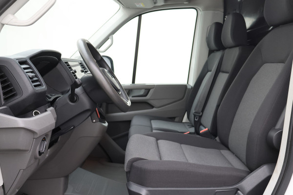 Volkswagen Crafter 35 2.0 TDI L3H2 DSG 3-Zits, Camera, Luchtvering, Trekhaak, Apple Carplay