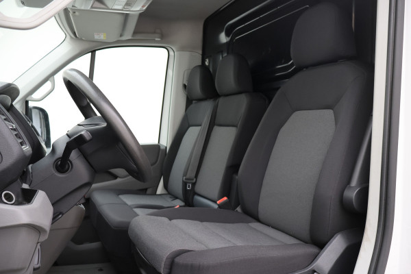 Volkswagen Crafter 35 2.0 TDI L3H2 DSG 3-Zits, Camera, Luchtvering, Trekhaak, Apple Carplay