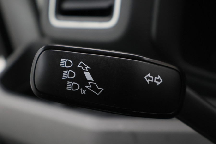 Volkswagen Crafter 35 2.0 TDI L3H2 DSG 3-Zits, Camera, Luchtvering, Trekhaak, Apple Carplay