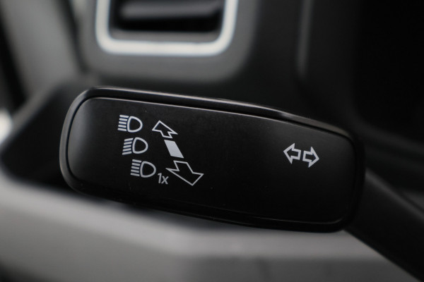 Volkswagen Crafter 35 2.0 TDI L3H2 DSG 3-Zits, Camera, Luchtvering, Trekhaak, Apple Carplay