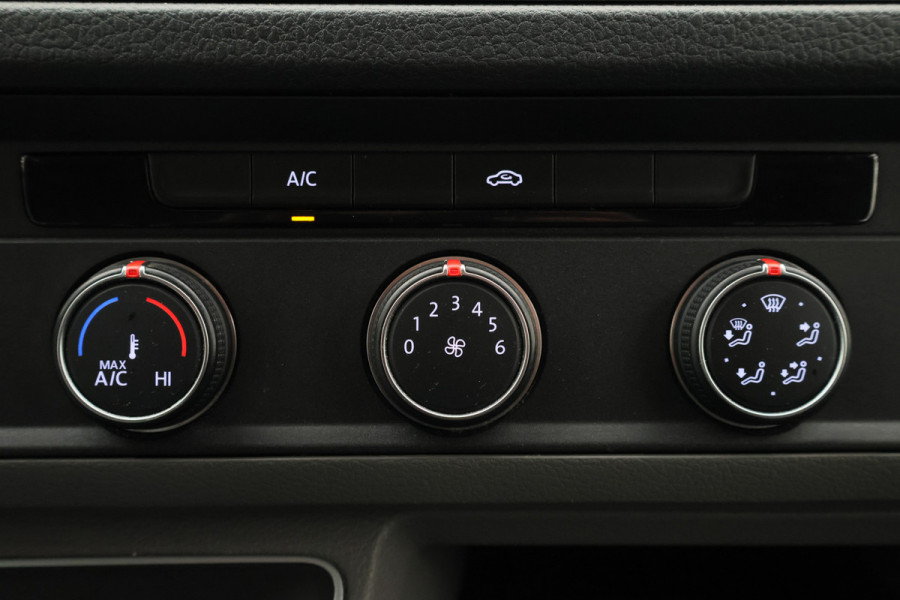 Volkswagen Crafter 35 2.0 TDI L3H2 DSG 3-Zits, Camera, Luchtvering, Trekhaak, Apple Carplay
