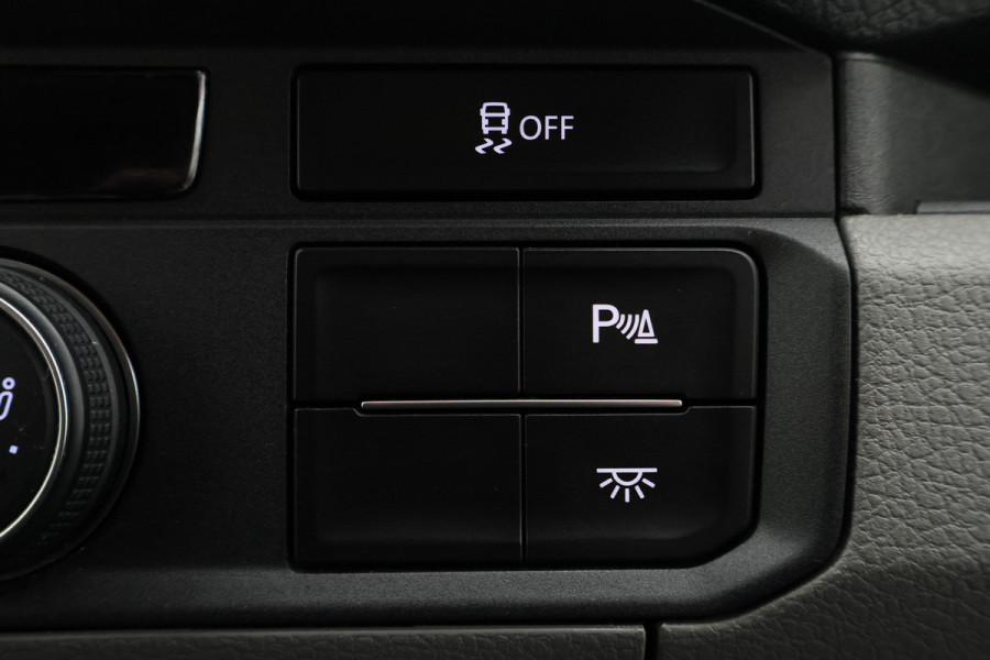 Volkswagen Crafter 35 2.0 TDI L3H2 DSG 3-Zits, Camera, Luchtvering, Trekhaak, Apple Carplay