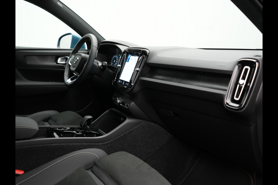 Volvo XC40 T4 Ultimate Bright PHEV 211pk Dealer O.H. | Adaptive Cruise | 360 Camera | Harman / Kardon | Alcantara Sportstoelen Memory | Apple Carplay | Stuur Verwarmd | Blis | Keyless | Navigatie | DAB | Plug In Hybrid |