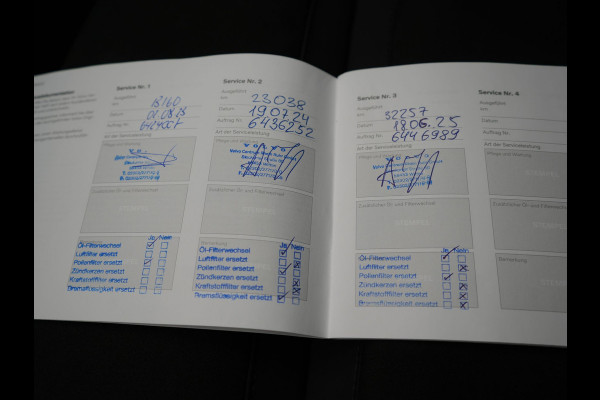 Volvo XC40 T4 Ultimate Bright PHEV 211pk Dealer O.H. | Adaptive Cruise | 360 Camera | Harman / Kardon | Alcantara Sportstoelen Memory | Apple Carplay | Stuur Verwarmd | Blis | Keyless | Navigatie | DAB | Plug In Hybrid |