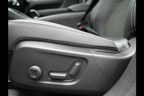 Volvo XC40 T4 Ultimate Bright PHEV 211pk Dealer O.H. | Adaptive Cruise | 360 Camera | Harman / Kardon | Alcantara Sportstoelen Memory | Apple Carplay | Stuur Verwarmd | Blis | Keyless | Navigatie | DAB | Plug In Hybrid |