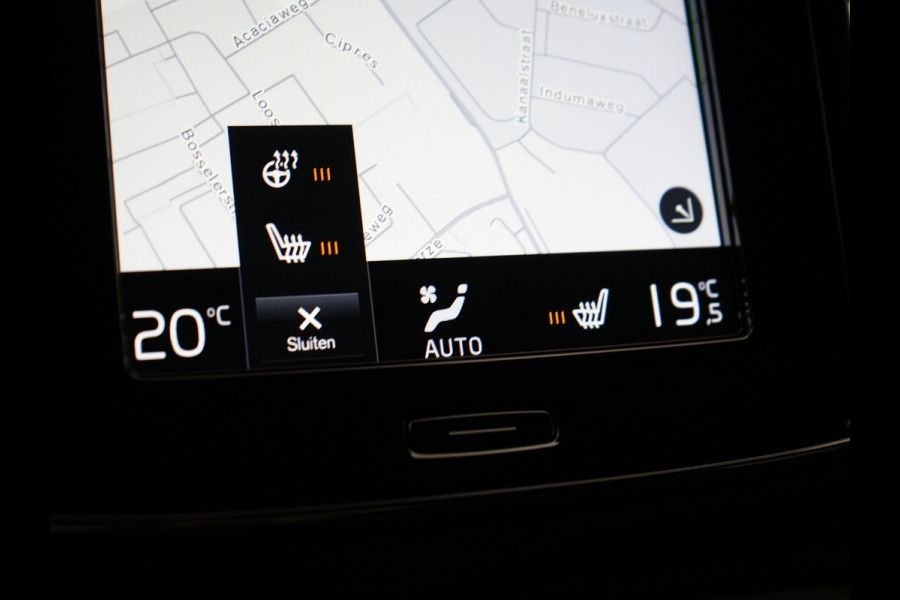 Volvo XC40 T4 Ultimate Bright PHEV 211pk Dealer O.H. | Adaptive Cruise | 360 Camera | Harman / Kardon | Alcantara Sportstoelen Memory | Apple Carplay | Stuur Verwarmd | Blis | Keyless | Navigatie | DAB | Plug In Hybrid |