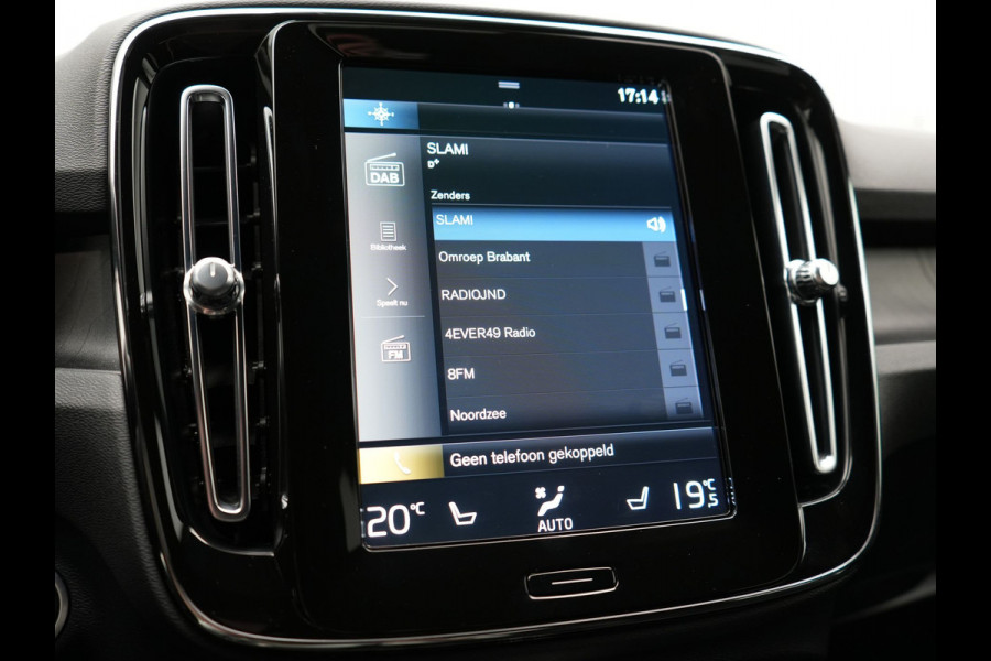 Volvo XC40 T4 Ultimate Bright PHEV 211pk Dealer O.H. | Adaptive Cruise | 360 Camera | Harman / Kardon | Alcantara Sportstoelen Memory | Apple Carplay | Stuur Verwarmd | Blis | Keyless | Navigatie | DAB | Plug In Hybrid |