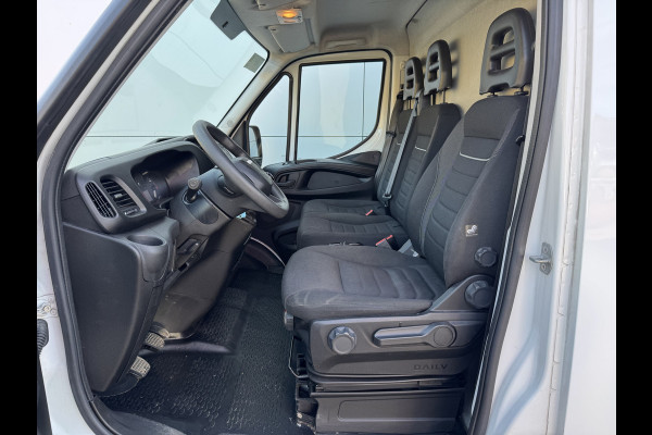Iveco Daily 35C14 2.3 L3H2 Dubbellucht Airco Cruise Control Trekhaak Luchtgeveerde Stoel