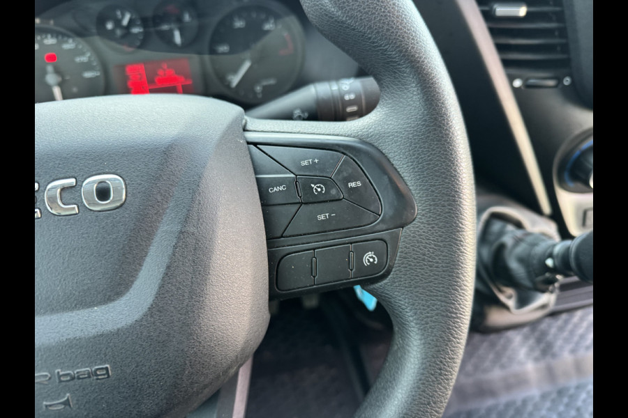 Iveco Daily 35C14 2.3 L3H2 Dubbellucht Airco Cruise Control Trekhaak Luchtgeveerde Stoel