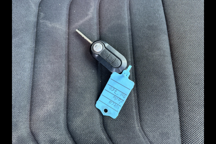 Iveco Daily 35C14 2.3 L3H2 Dubbellucht Airco Cruise Control Trekhaak Luchtgeveerde Stoel