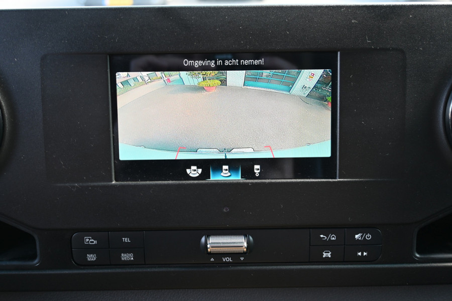 Mercedes-Benz Sprinter 319 CDI 3.0 V6 L2H2 3500 kg Trekhaak, Geveerde stoelen, MBUX navigatie en camera