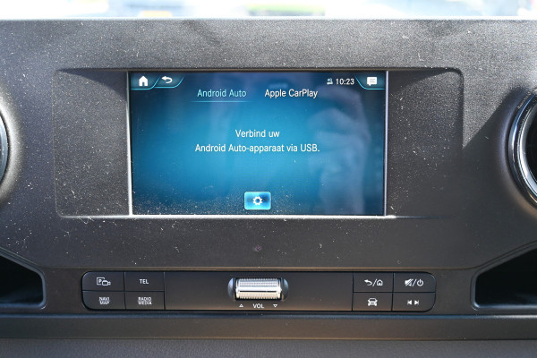 Mercedes-Benz Sprinter 319 CDI 3.0 V6 L2H2 3500 kg Trekhaak, Geveerde stoelen, MBUX navigatie en camera