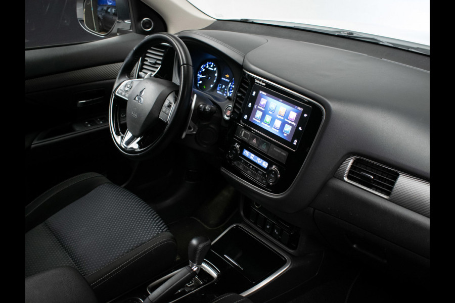 Mitsubishi Outlander 2.0 Connect Pro Sport (APPLE CARPLAY,NAVI,CAMERA,360 VIEW,STOEL/STUUR VERWARMING,CLIMATE,CRUISE,LM VELGEN)