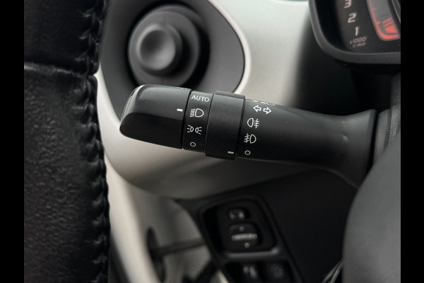 Peugeot 108 1.0 e-VTi Allure TOP! CABRIOTOP / CAMERA / LMV / BLUETOOTH / CLIMATE CONTROL / NL AUTO