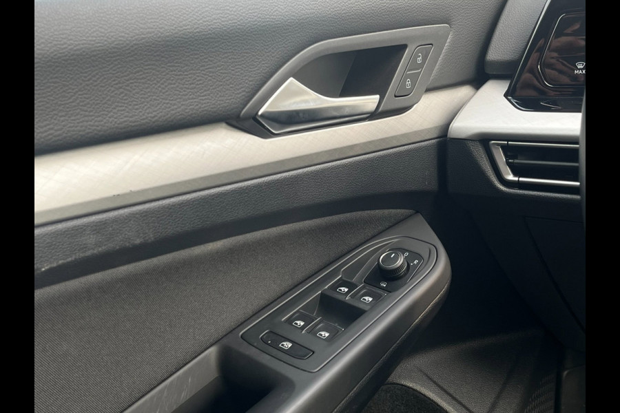 Volkswagen Golf Variant 1.0 TSI Life | 1ste eigenaar| Carplay | PDC |