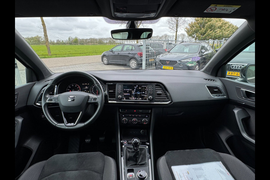 Seat Ateca 1.4 EcoTSI Xcellence CAMERA / PDC / CRUISE / CARPLAY / NAVI / ECC / NL AUTO / GOED ONDERHOUDEN / ALCANTARA / ZWARTE HEM