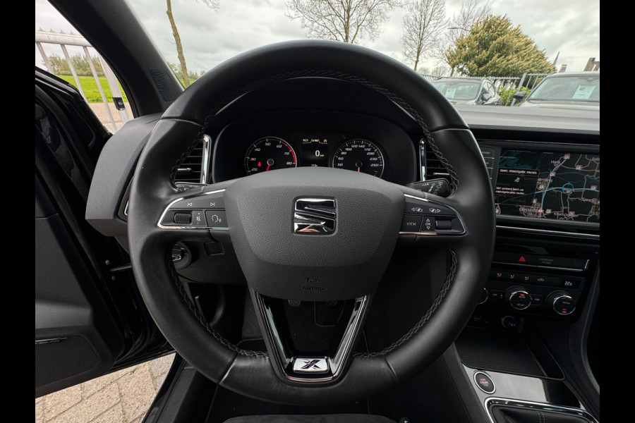 Seat Ateca 1.4 EcoTSI Xcellence CAMERA / PDC / CRUISE / CARPLAY / NAVI / ECC / NL AUTO / GOED ONDERHOUDEN / ALCANTARA / ZWARTE HEM