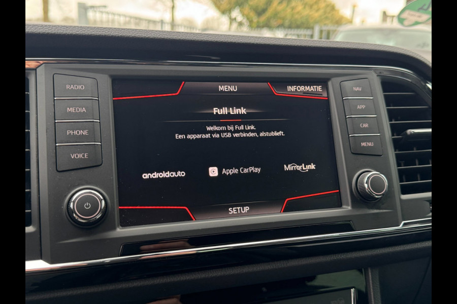 Seat Ateca 1.4 EcoTSI Xcellence CAMERA / PDC / CRUISE / CARPLAY / NAVI / ECC / NL AUTO / GOED ONDERHOUDEN / ALCANTARA / ZWARTE HEM