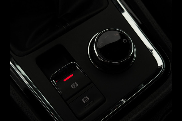 Seat Ateca 1.4 EcoTSI Xcellence CAMERA / PDC / CRUISE / CARPLAY / NAVI / ECC / NL AUTO / GOED ONDERHOUDEN / ALCANTARA / ZWARTE HEM