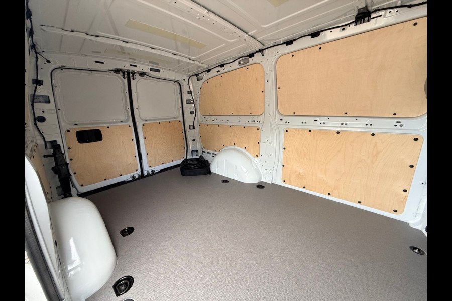 Mercedes-Benz eVito 66 kWh 261 km WLTP actieradius - L2 Lang - Apple Carplay - Betimmerd