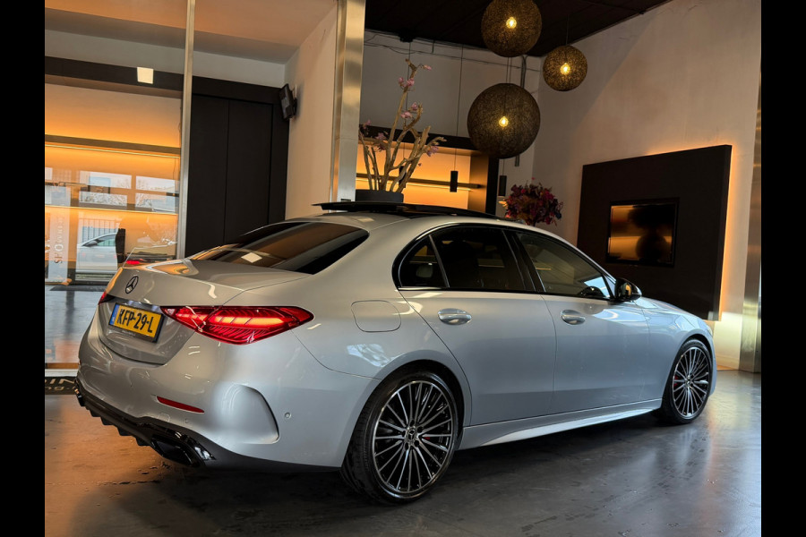 Mercedes-Benz C-Klasse 180 AMG Night pakket Panorama Carbon Sfeerverl.