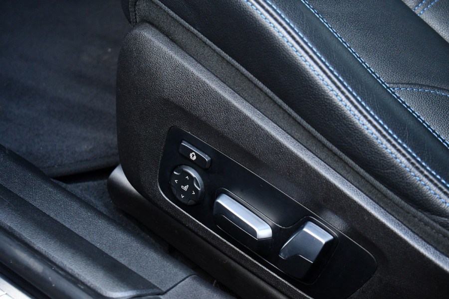 BMW 3-serie 330e xDrive M-Sport Pro Pano M-zetels ACC HUD 19inch El-klep