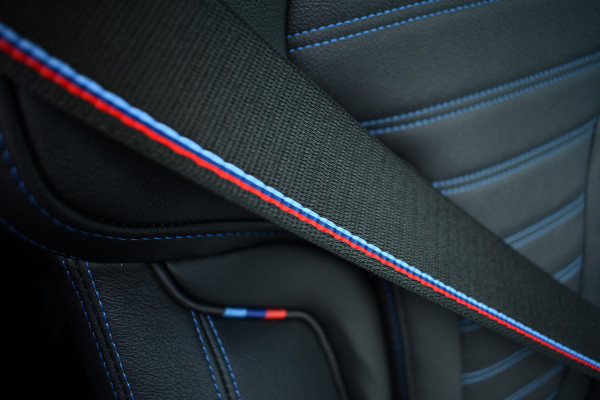 BMW 3-serie 330e xDrive M-Sport Pro Pano M-zetels ACC HUD 19inch El-klep