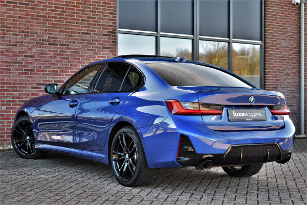BMW 3-serie 330e xDrive M-Sport Pro Pano M-zetels ACC HUD 19inch El-klep
