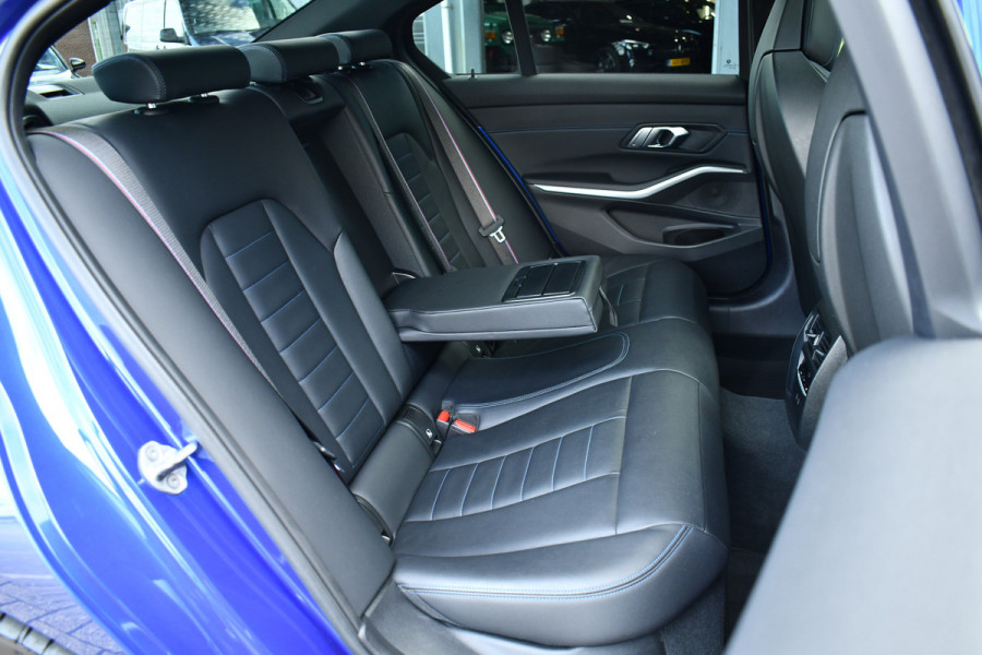 BMW 3-serie 330e xDrive M-Sport Pro Pano M-zetels ACC HUD 19inch El-klep