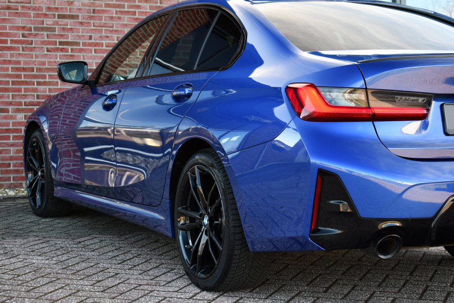 BMW 3-serie 330e xDrive M-Sport Pro Pano M-zetels ACC HUD 19inch El-klep