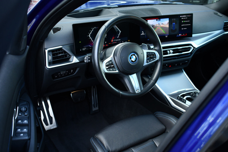 BMW 3-serie 330e xDrive M-Sport Pro Pano M-zetels ACC HUD 19inch El-klep