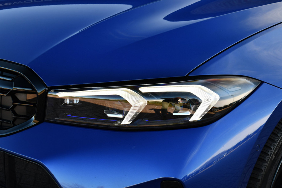 BMW 3-serie 330e xDrive M-Sport Pro Pano M-zetels ACC HUD 19inch El-klep