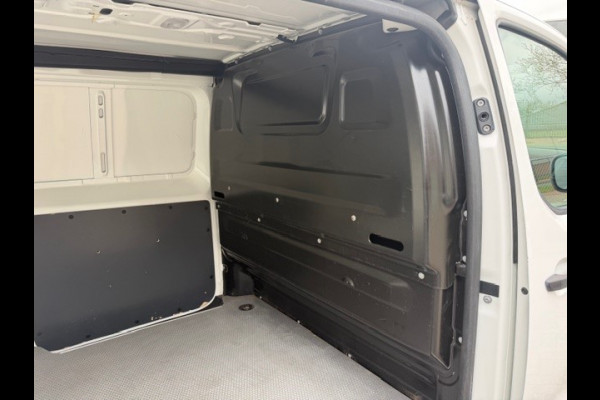 Toyota ProAce Worker 1.5 D-4D Cool Comfort AIRCO I PDC I 3-ZITS I LEDER INTERIEUR I ELEKTRISCHE RAMEN EN SPIEGELS