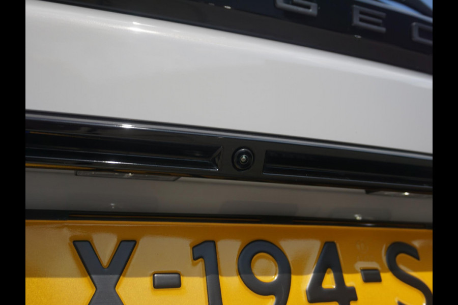Peugeot e-2008 EV GT 54 kWh | PARKEERSENSOREN MET CAMERA | NAVI | CRUISE CONTROL | APPLE CARPLAY | 28.908 KM