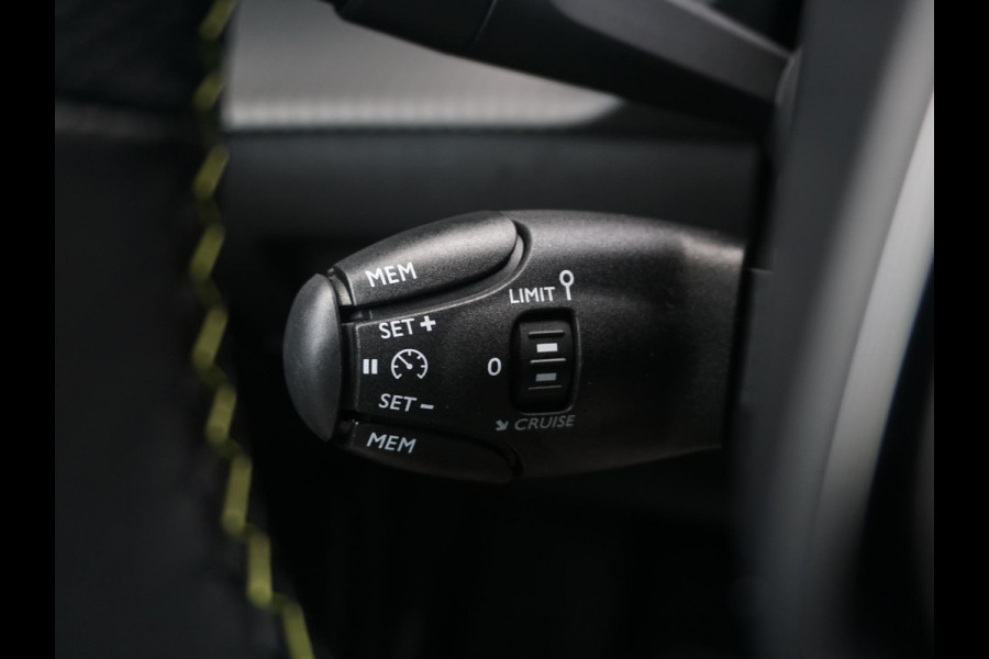 Peugeot e-2008 EV GT 54 kWh | PARKEERSENSOREN MET CAMERA | NAVI | CRUISE CONTROL | APPLE CARPLAY | 28.908 KM