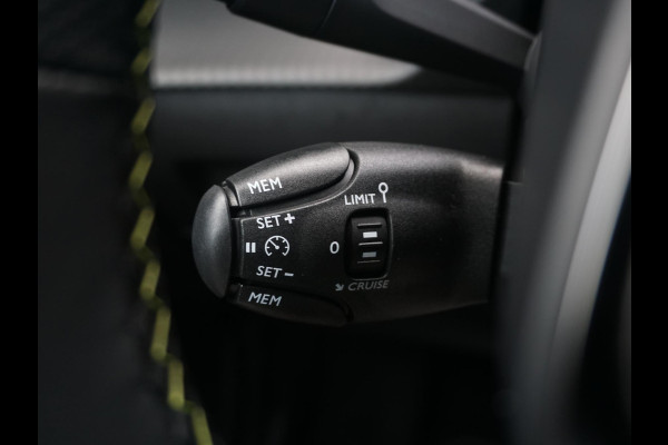 Peugeot e-2008 EV GT 54 kWh | PARKEERSENSOREN MET CAMERA | NAVI | CRUISE CONTROL | APPLE CARPLAY | 28.908 KM