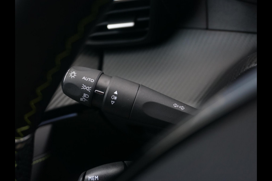 Peugeot e-2008 EV GT 54 kWh | PARKEERSENSOREN MET CAMERA | NAVI | CRUISE CONTROL | APPLE CARPLAY | 28.908 KM