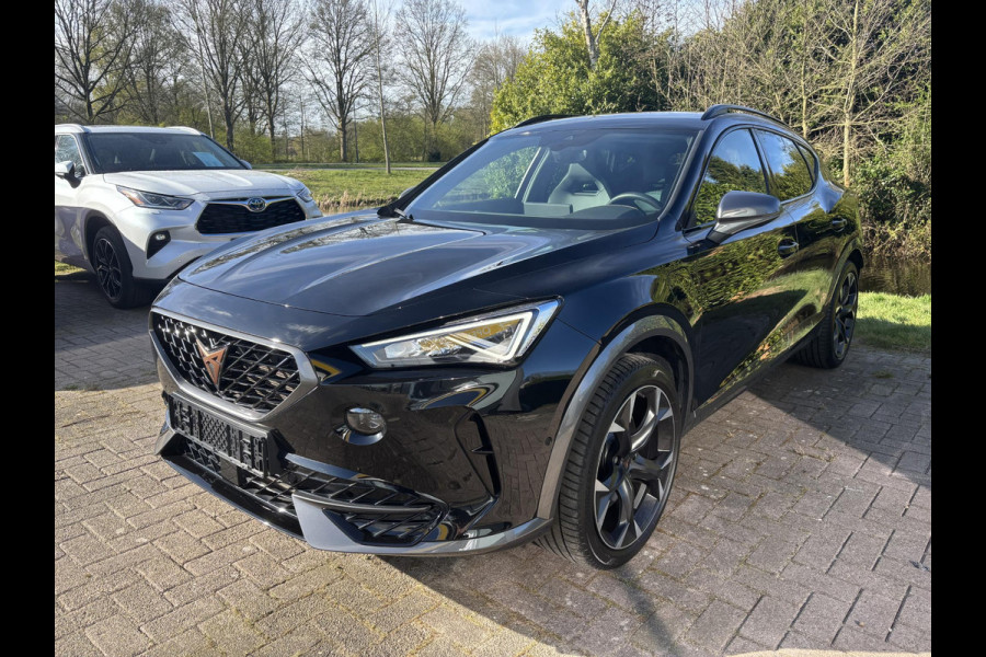 CUPRA Formentor 1.4 e-Hybrid VZ Performance | 245pk PHEV | Plug-in Hybride | Stoelverwarming | Camera | Adaptive cruise control | 19 inch