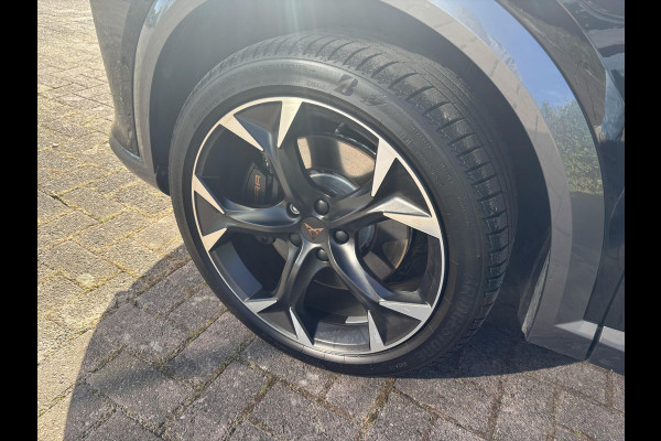CUPRA Formentor 1.4 e-Hybrid VZ Performance | 245pk PHEV | Plug-in Hybride | Stoelverwarming | Camera | Adaptive cruise control | 19 inch