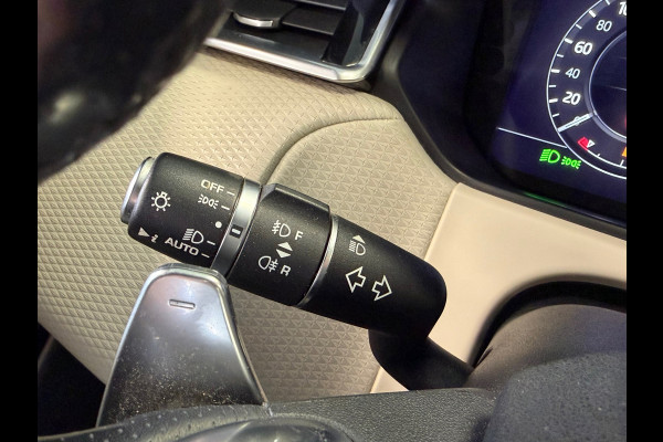 Land Rover Range Rover Velar 3.0 V6 AWD R-Dynamic SE AUT. PANORAMADAK NAVIGATIE PDC LEDER MEMORY KEYLESS-GO CAMERA