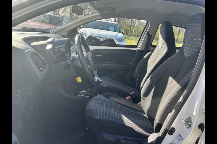 Peugeot 108 1.0 e-VTi Allure 72 PK | Cruise | Airco | Lichtmetalen velgen | 5-Deurs | Multifunctioneel Stuurwiel | 46.672 KM