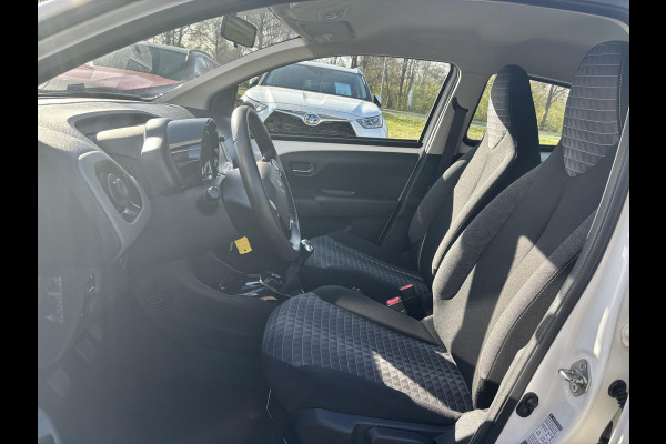 Peugeot 108 1.0 e-VTi Allure 72 PK | Cruise | Airco | Lichtmetalen velgen | 5-Deurs | Multifunctioneel Stuurwiel | 46.672 KM