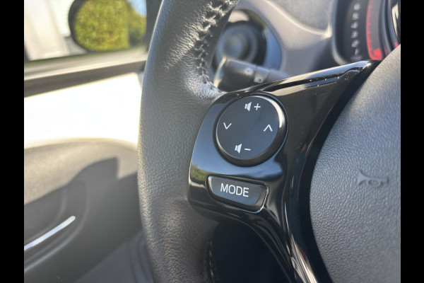 Peugeot 108 1.0 e-VTi Allure 72 PK | Cruise | Airco | Lichtmetalen velgen | 5-Deurs | Multifunctioneel Stuurwiel | 46.672 KM